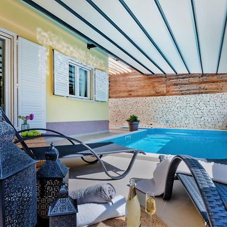 Luxury Villa Lelu With Heated Saltwater Pool, Parking, High Speed Internet, Bbq, Žrnovnica 外观 照片