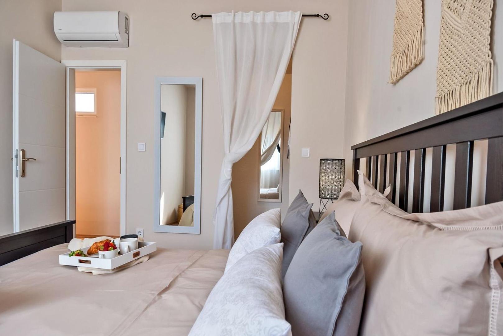 Luxury Villa Lelu With Heated Saltwater Pool, Parking, High Speed Internet, Bbq, Žrnovnica 外观 照片