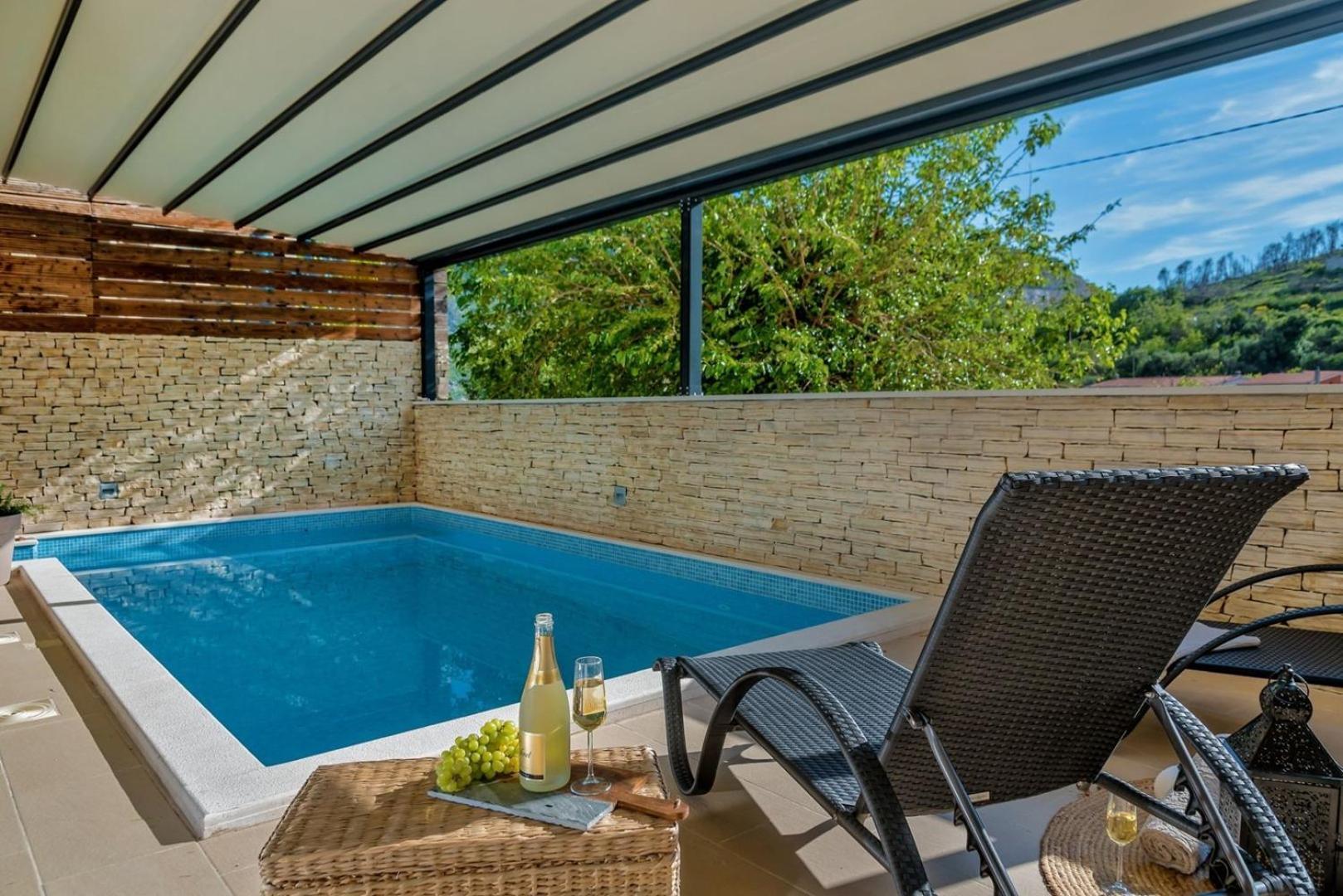 Luxury Villa Lelu With Heated Saltwater Pool, Parking, High Speed Internet, Bbq, Žrnovnica 外观 照片
